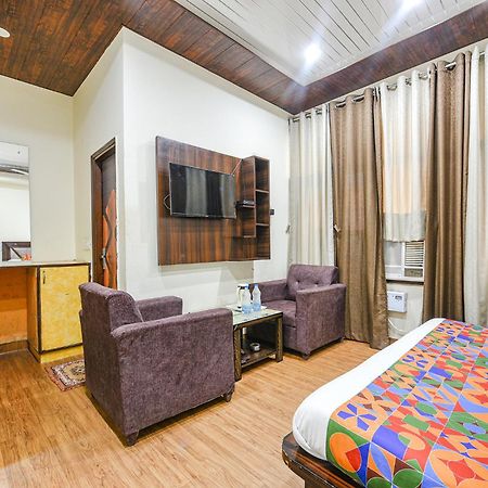 Chandīgarh Fabhotel Royal Inn מראה חיצוני תמונה