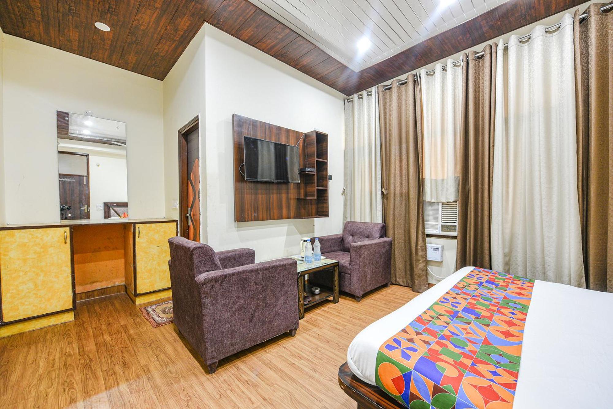 Chandīgarh Fabhotel Royal Inn מראה חיצוני תמונה