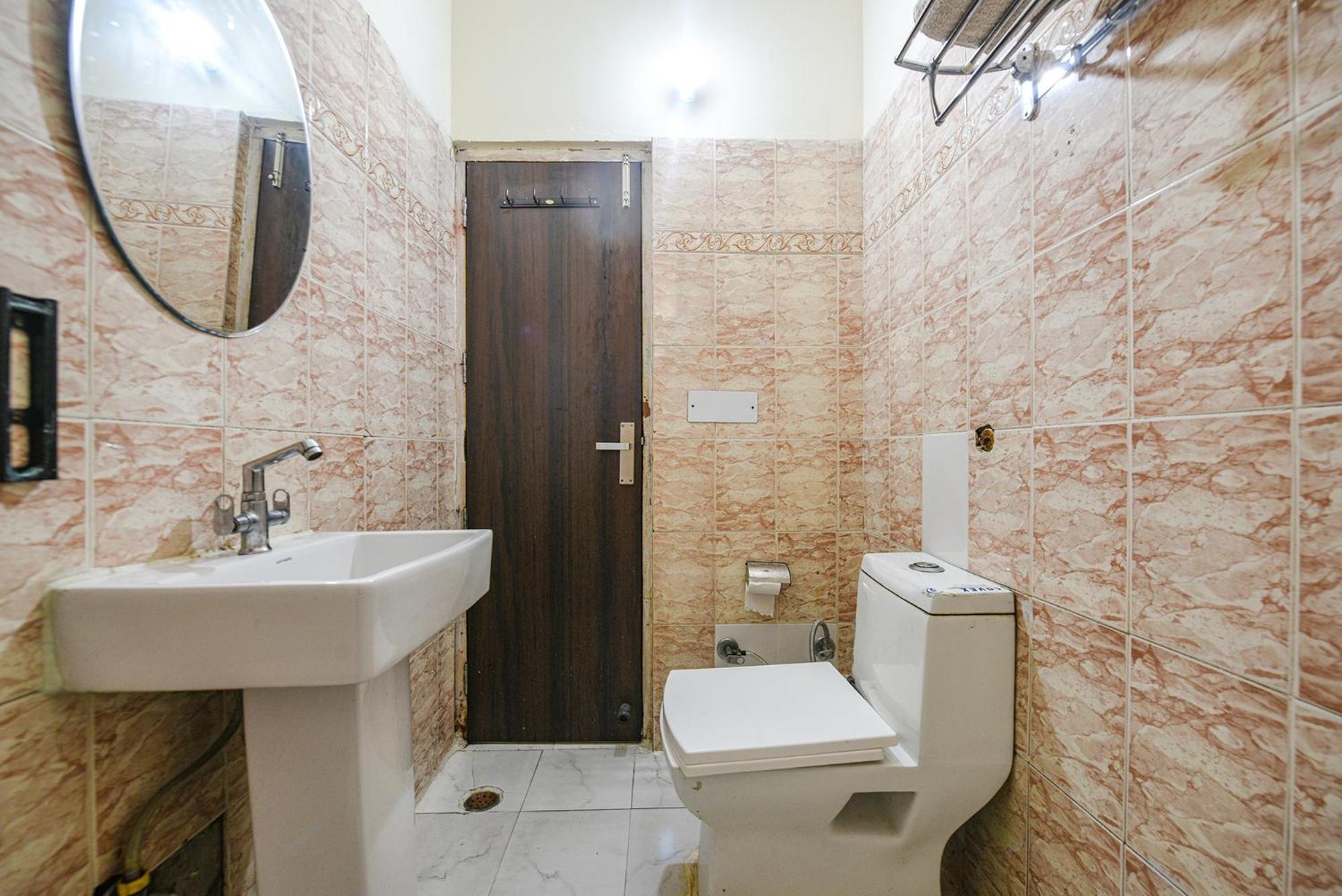 Chandīgarh Fabhotel Royal Inn מראה חיצוני תמונה