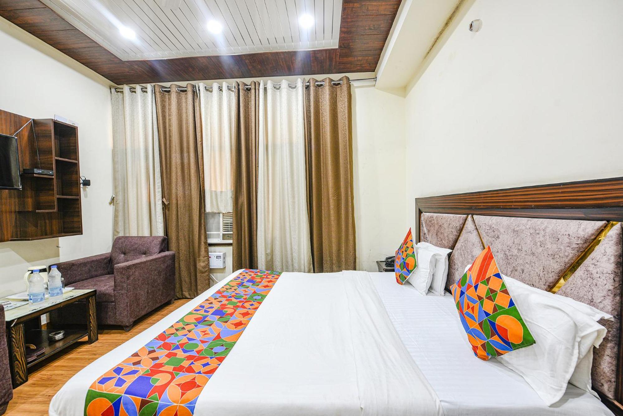 Chandīgarh Fabhotel Royal Inn מראה חיצוני תמונה