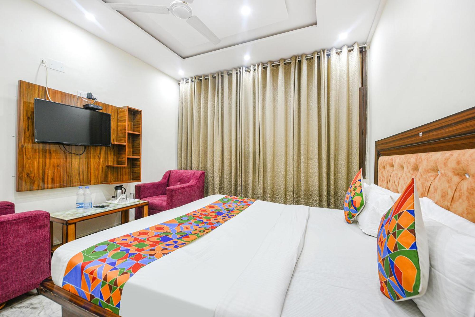 Chandīgarh Fabhotel Royal Inn מראה חיצוני תמונה
